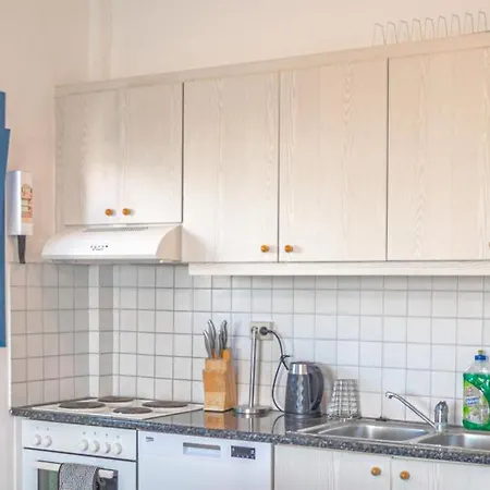 Alexandra And Francesca