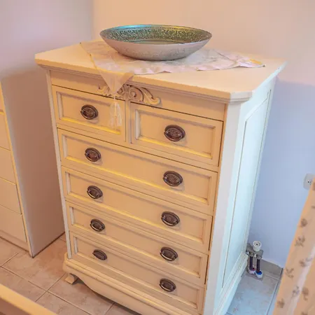 Alexandra And Francesca Willa *