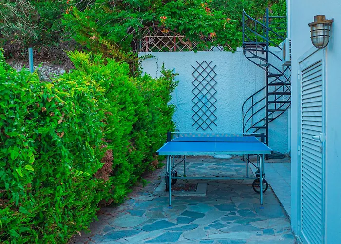 Alexandra And Francesca Rethymno (Crete)